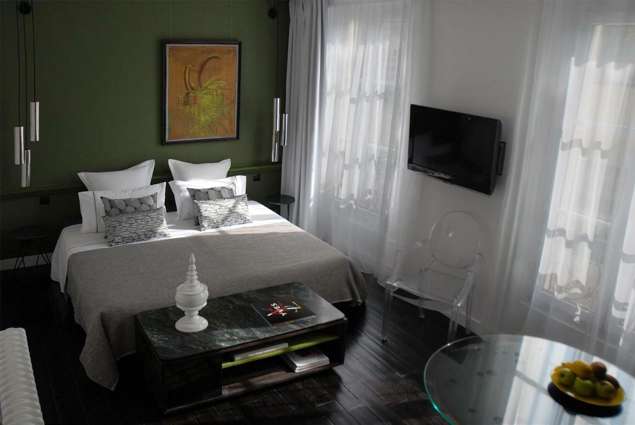 The Sleeping Lion Apartment Париж Екстериор снимка